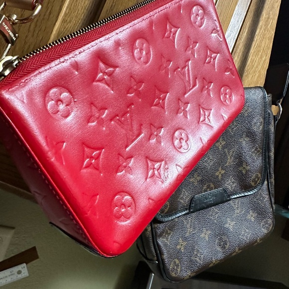 WOW POSHMARK - Authentic Louis Vuitton Red Crossbody FOR Concerts & Festivals - Picture 12 of 16